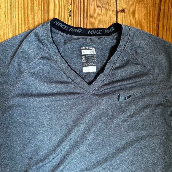 Nike Pro gray short sleeve running t-shirt SIZE XS - Picture 3 of 4